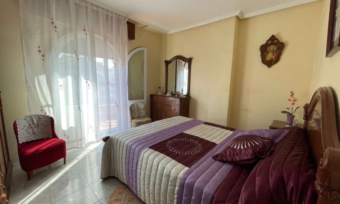 Használt Ingatlanok - Sorház -
Jacarilla - Inland