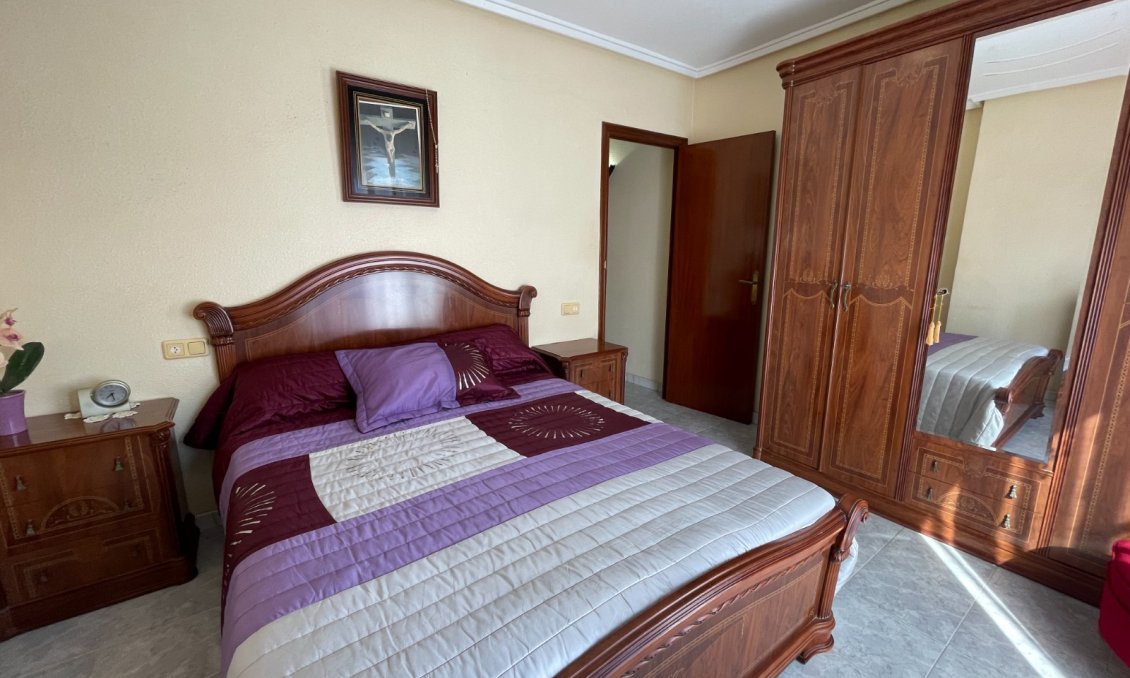 Használt Ingatlanok - Sorház -
Jacarilla - Inland