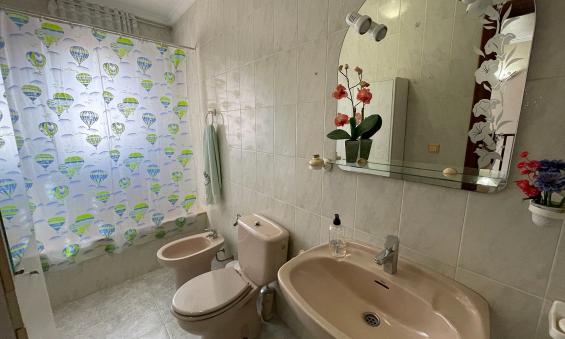 Használt Ingatlanok - Sorház -
Jacarilla - Inland