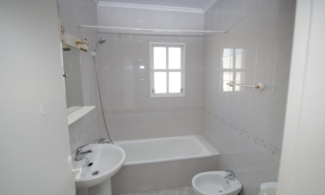 Revânzare - Bungalou -
Orihuela Costa - Costa Blanca