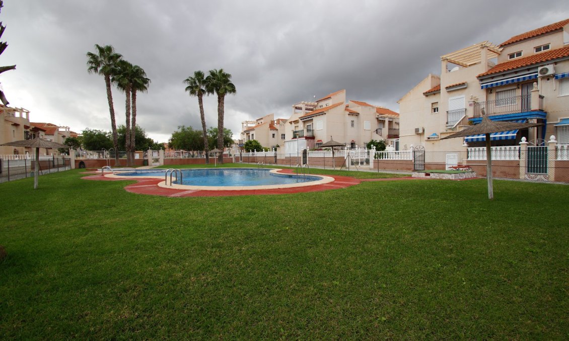 Revânzare - Bungalou -
Orihuela Costa - Costa Blanca