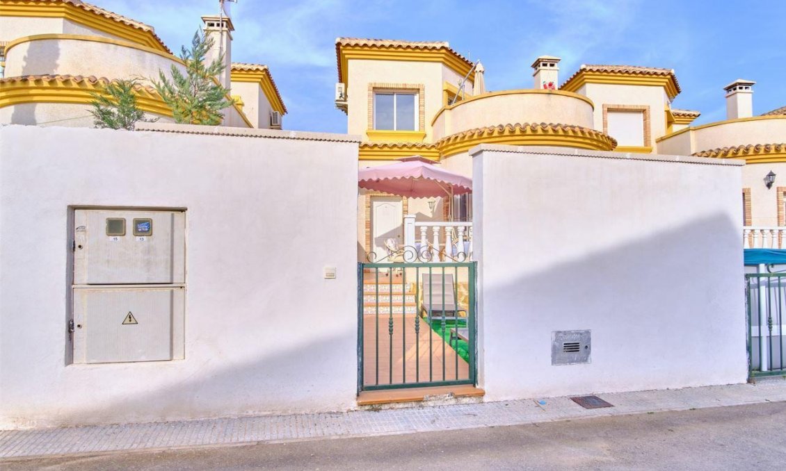 Használt Ingatlanok - Villa -
Los Montesinos - Costa Blanca