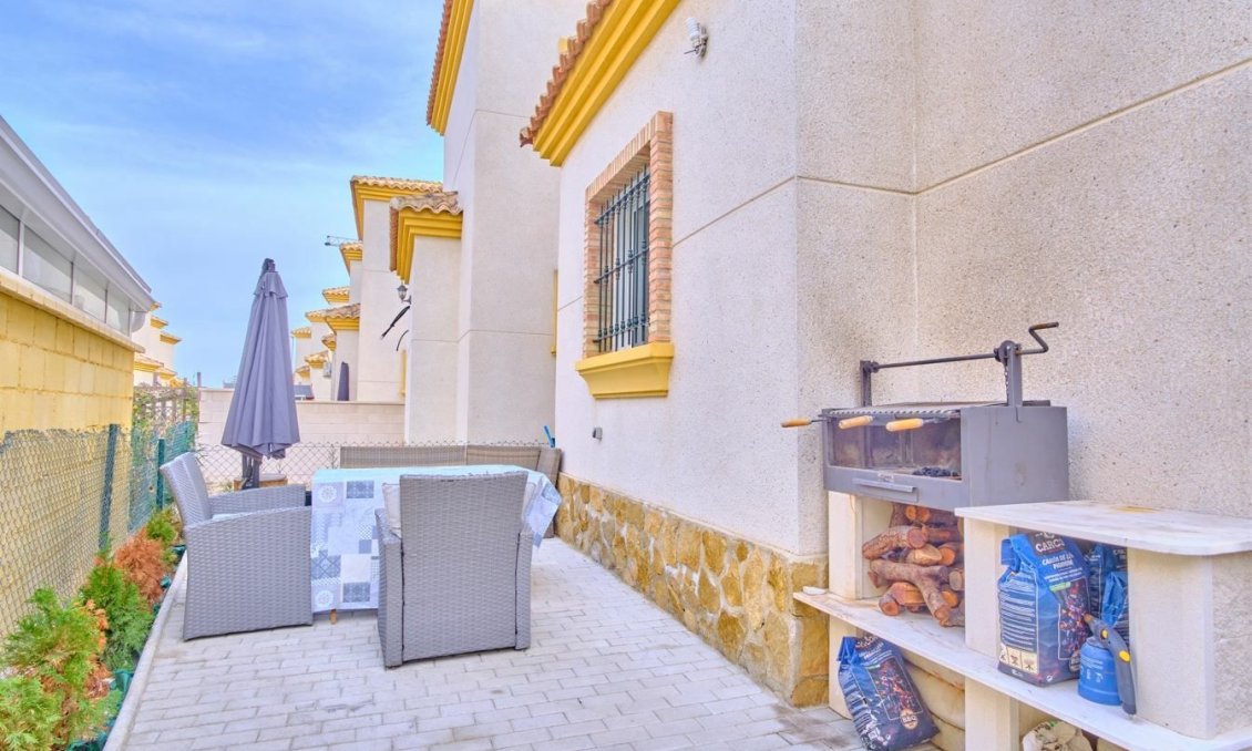 Használt Ingatlanok - Villa -
Los Montesinos - Costa Blanca