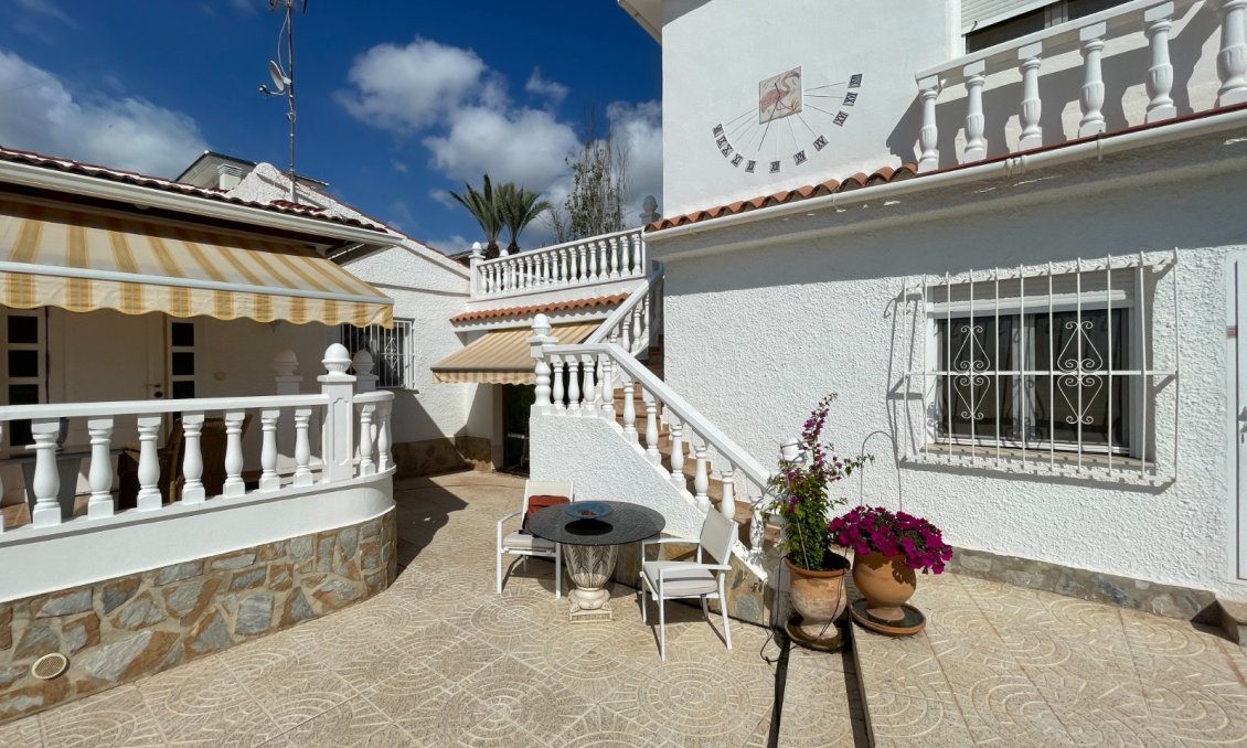 Használt Ingatlanok - Villa -
Ciudad Quesada - Costa Blanca