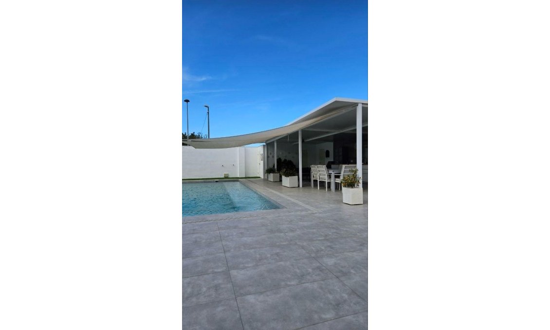 Revânzare - Vilă -
Orihuela - Inland