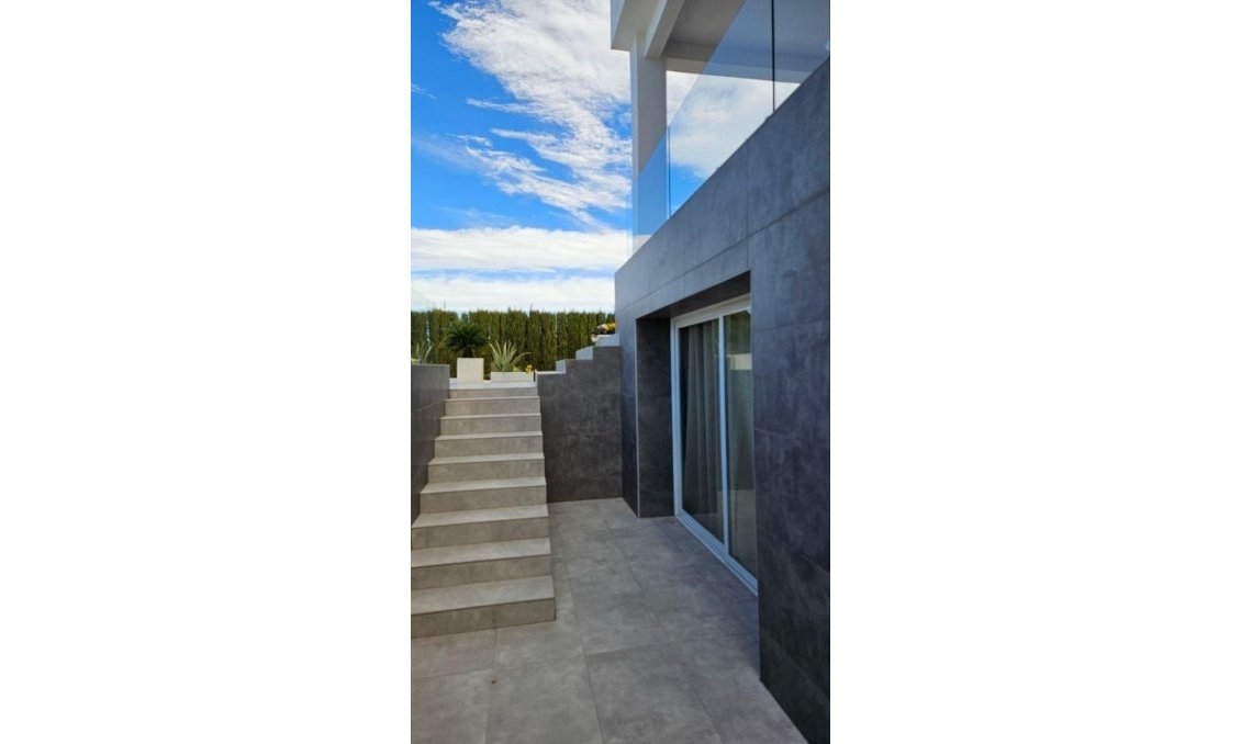 Revânzare - Vilă -
Orihuela - Inland