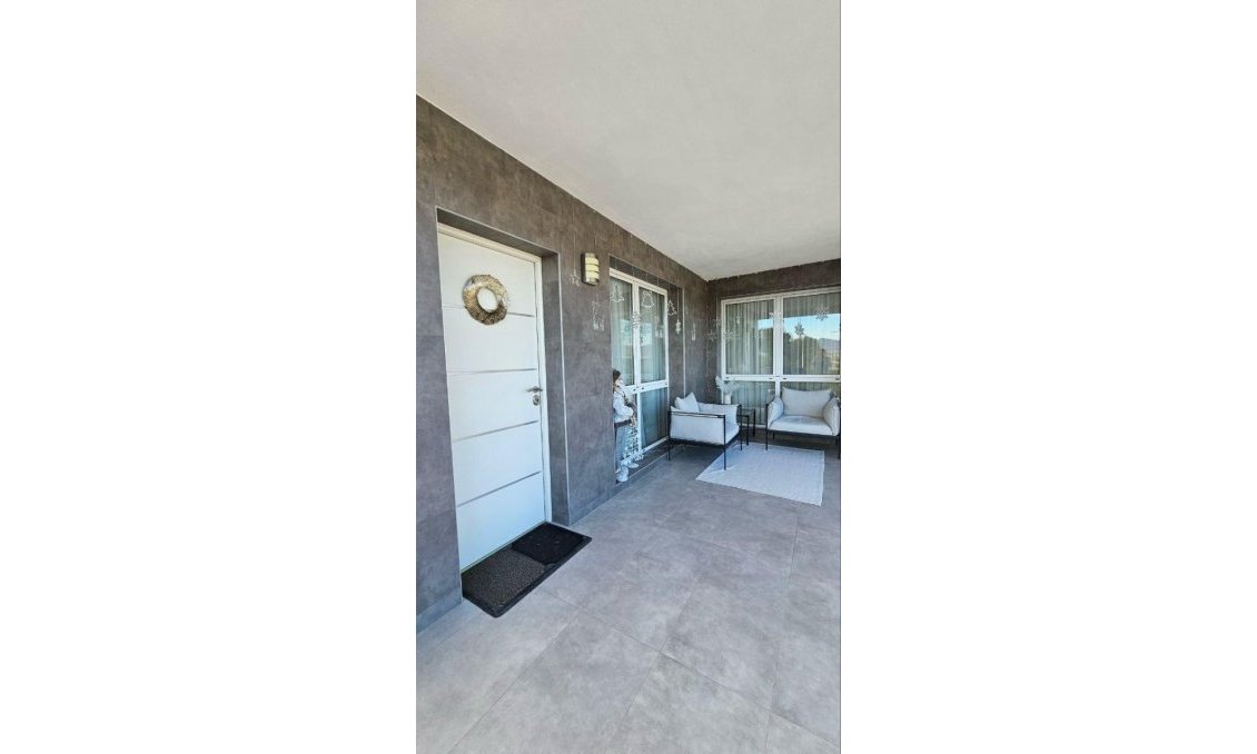 Revânzare - Vilă -
Orihuela - Inland