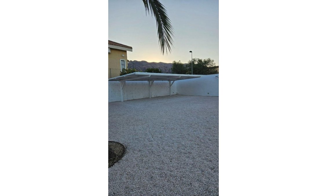 Revânzare - Vilă -
Orihuela - Inland