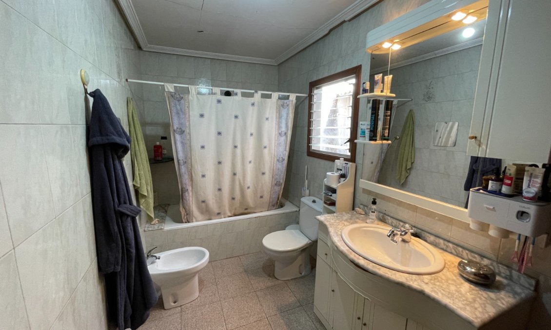 Használt Ingatlanok - Sorház -
Benejúzar - Inland