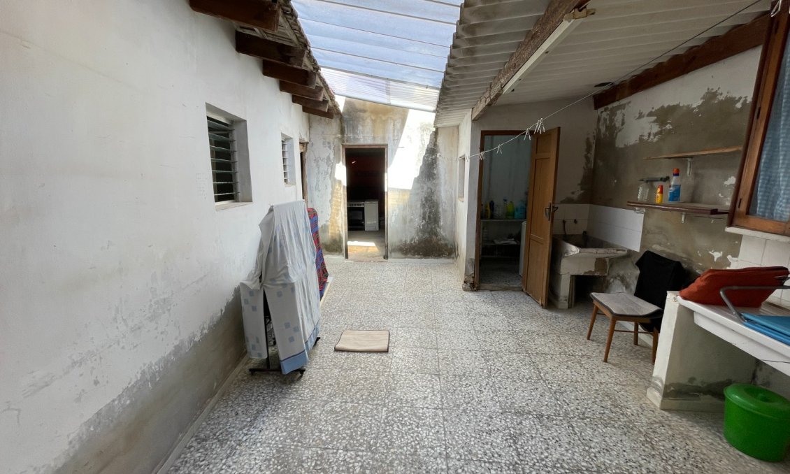 Használt Ingatlanok - Sorház -
Benejúzar - Inland