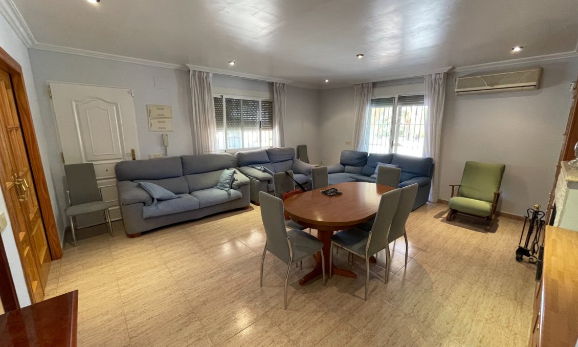 Használt Ingatlanok - Villa -
Crevillent - Inland