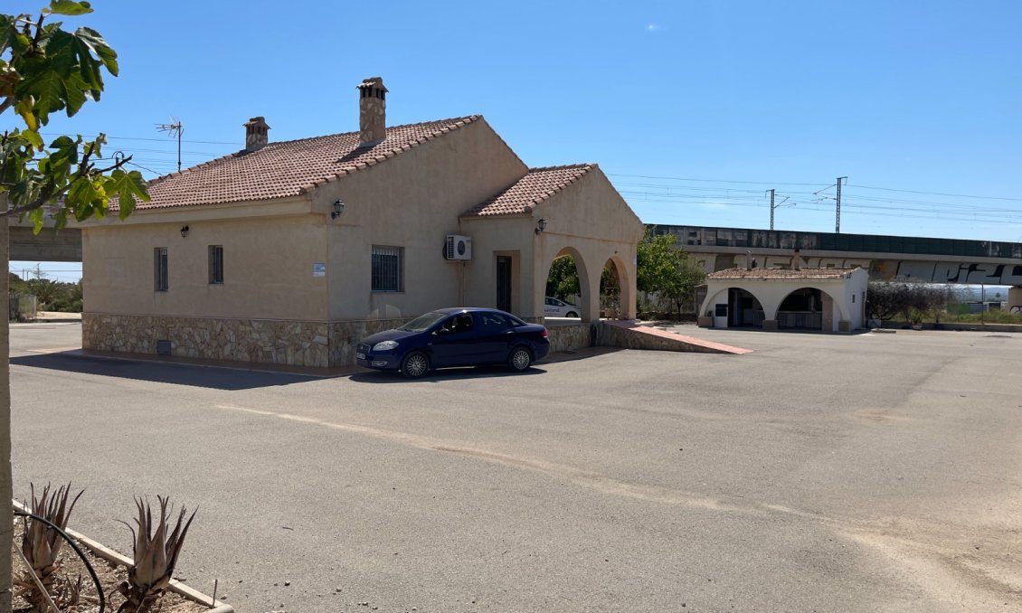 Használt Ingatlanok - Villa -
Crevillent - Inland