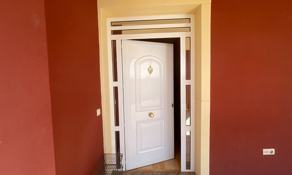 Használt Ingatlanok - Villa -
Albatera - Inland