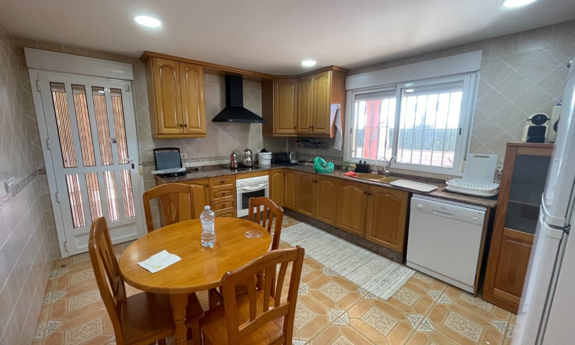 Használt Ingatlanok - Villa -
Albatera - Inland