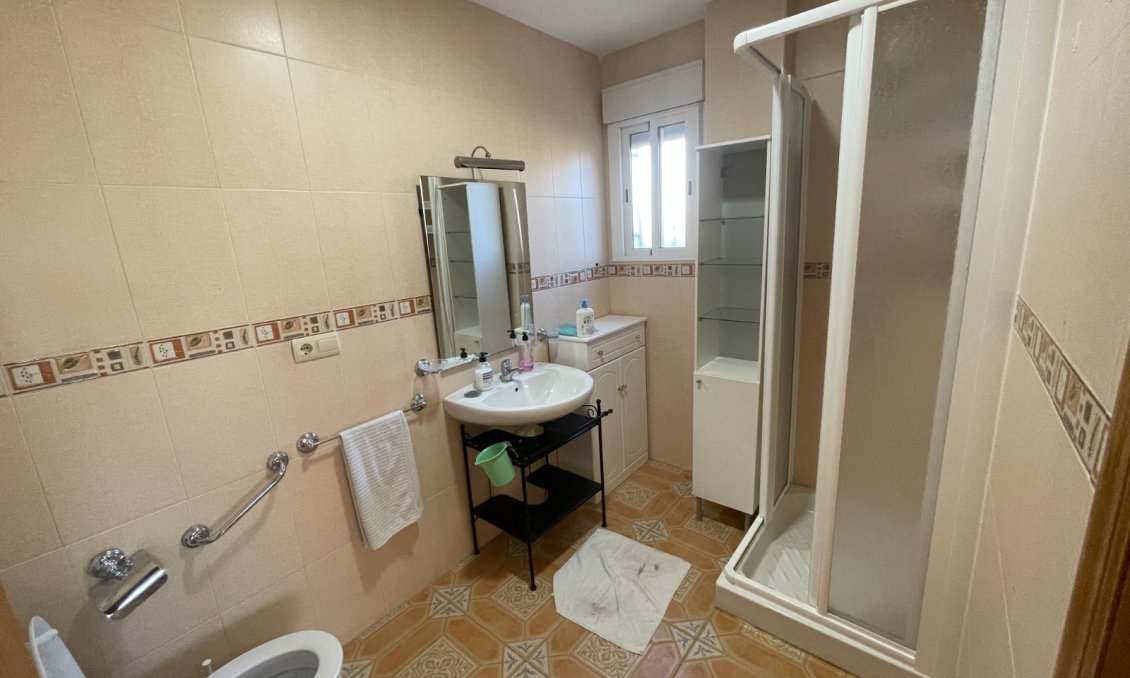 Használt Ingatlanok - Villa -
Albatera - Inland