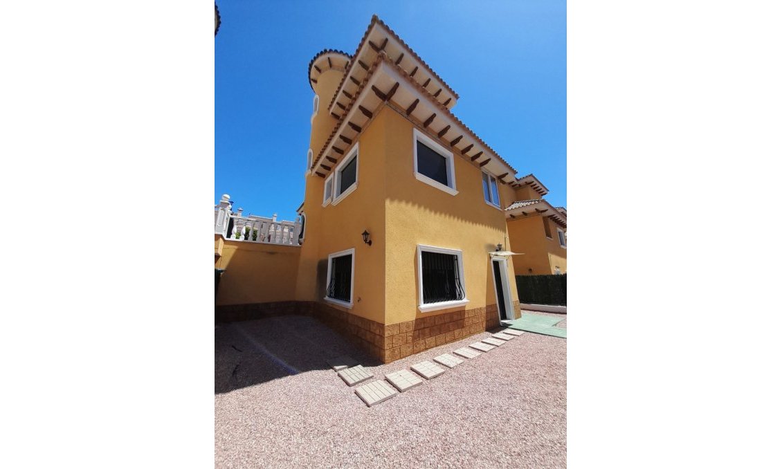 Használt Ingatlanok - Villa -
Ciudad Quesada - Costa Blanca
