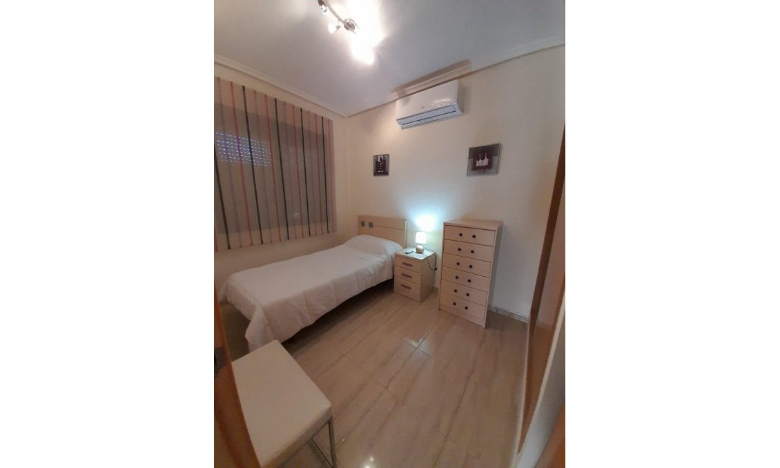 Használt Ingatlanok - Sorház -
Ciudad Quesada - Costa Blanca