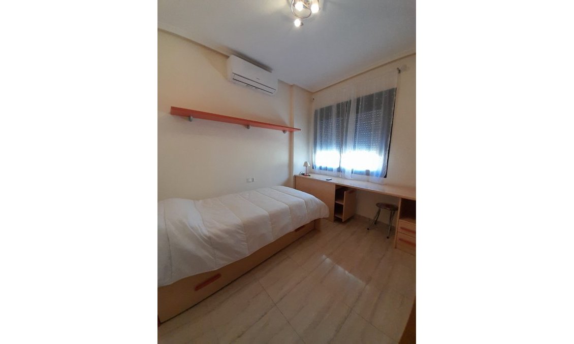 Használt Ingatlanok - Sorház -
Ciudad Quesada - Costa Blanca