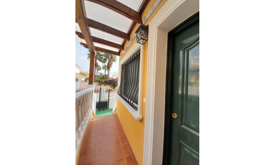 Használt Ingatlanok - Sorház -
Ciudad Quesada - Costa Blanca