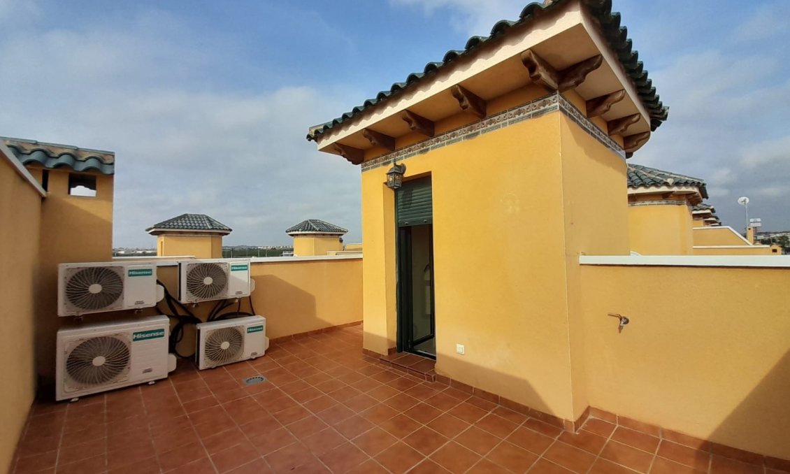 Használt Ingatlanok - Sorház -
Ciudad Quesada - Costa Blanca