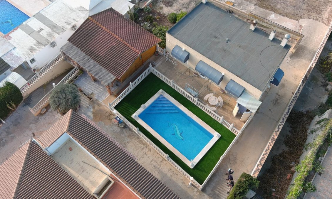 Használt Ingatlanok - Villa -
Albatera - Inland