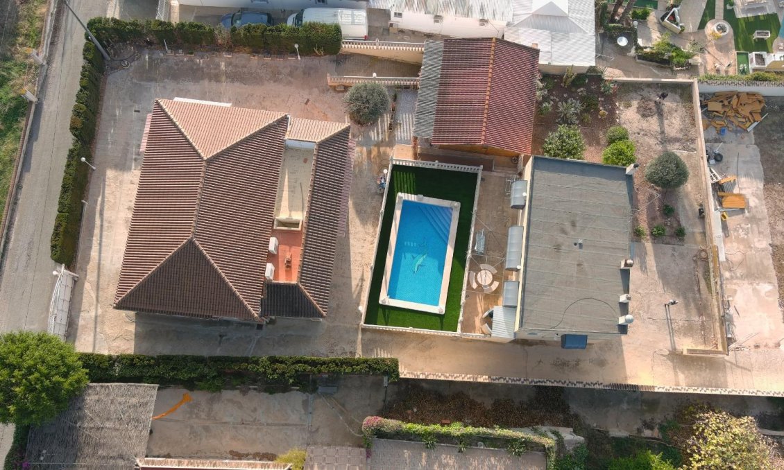 Használt Ingatlanok - Villa -
Albatera - Inland