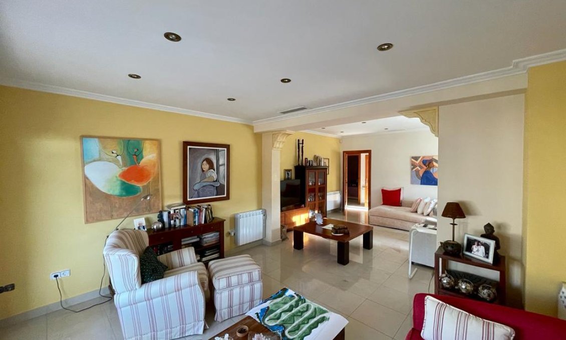 Használt Ingatlanok - Villa -
Albatera - Inland