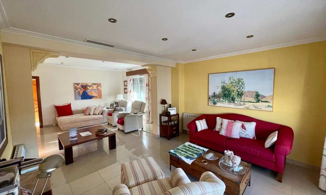 Használt Ingatlanok - Villa -
Albatera - Inland