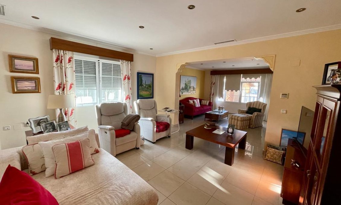 Használt Ingatlanok - Villa -
Albatera - Inland