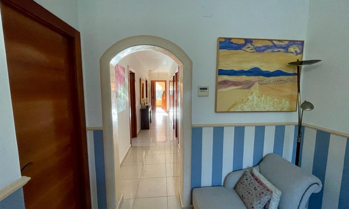 Használt Ingatlanok - Villa -
Albatera - Inland