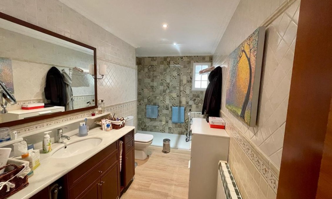 Használt Ingatlanok - Villa -
Albatera - Inland