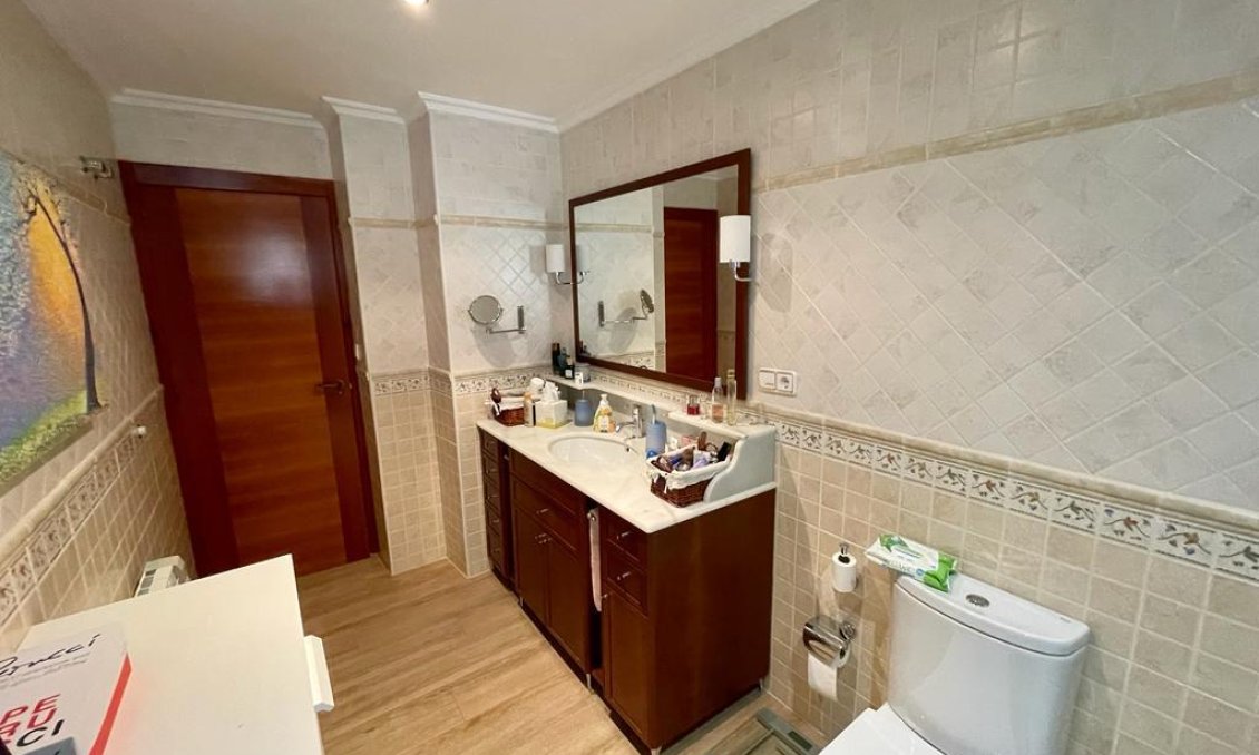 Használt Ingatlanok - Villa -
Albatera - Inland