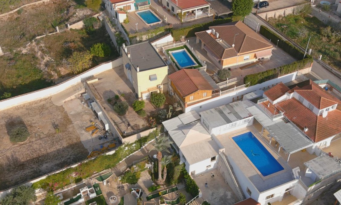 Használt Ingatlanok - Villa -
Albatera - Inland