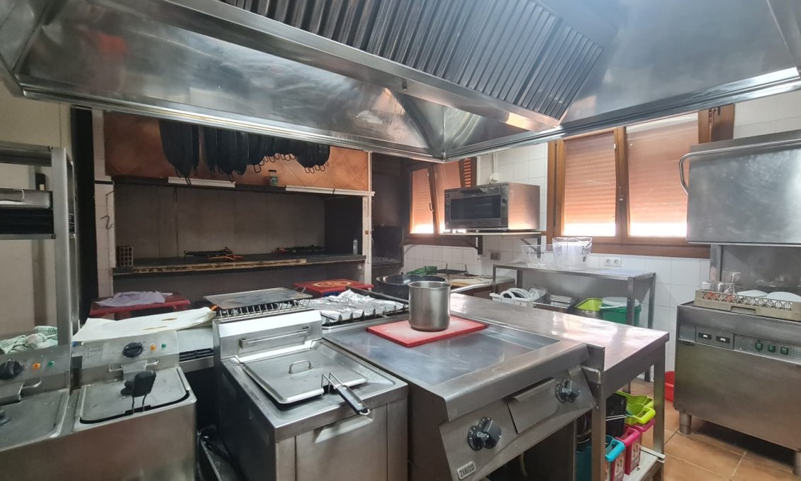 Használt Ingatlanok - Villa -
Petrer - Inland