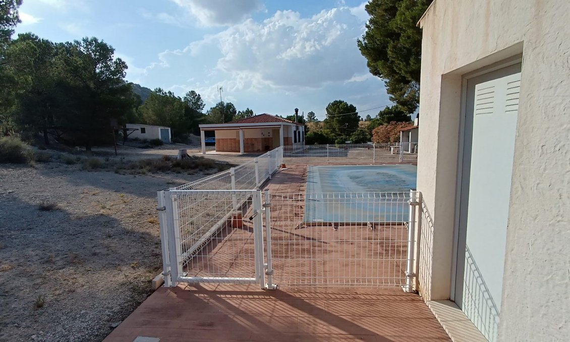 Használt Ingatlanok - Villa -
Yecla - Inland