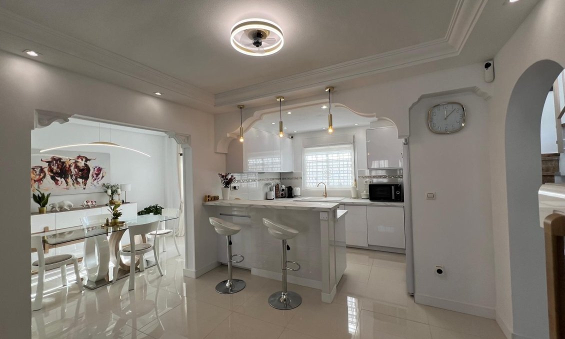 Használt Ingatlanok - Villa -
Algorfa - Inland