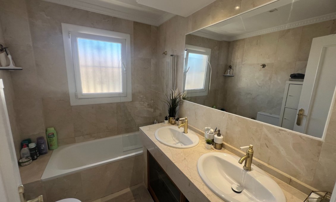 Használt Ingatlanok - Villa -
Algorfa - Inland