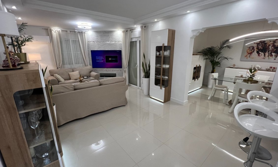 Használt Ingatlanok - Villa -
Algorfa - Inland