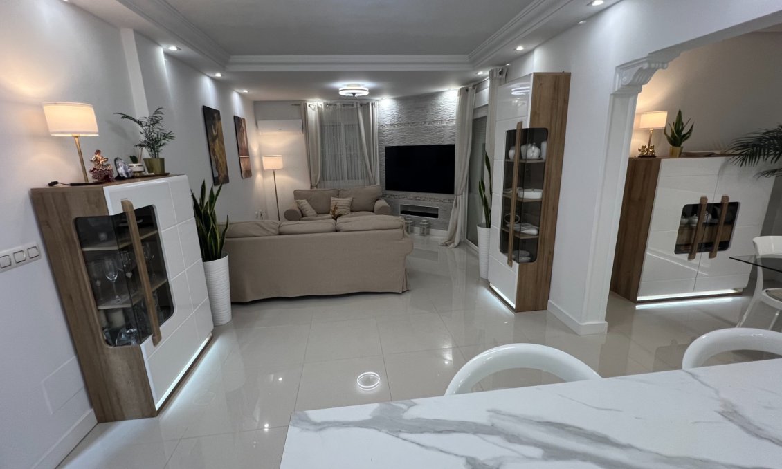 Használt Ingatlanok - Villa -
Algorfa - Inland