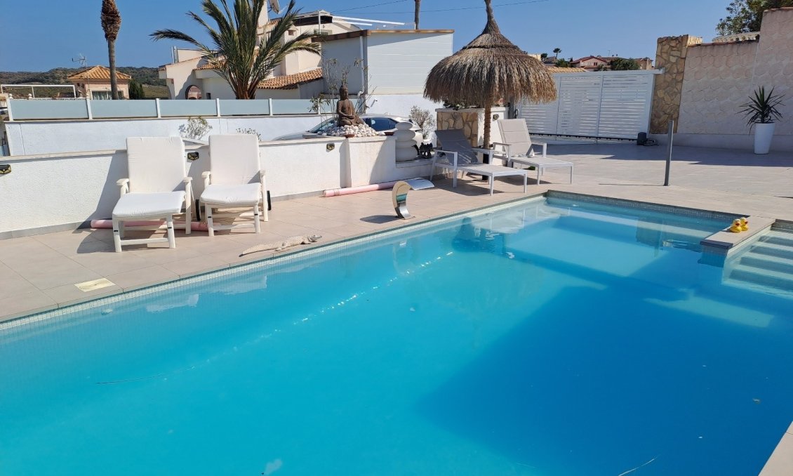 Használt Ingatlanok - Villa -
Rojales - Inland