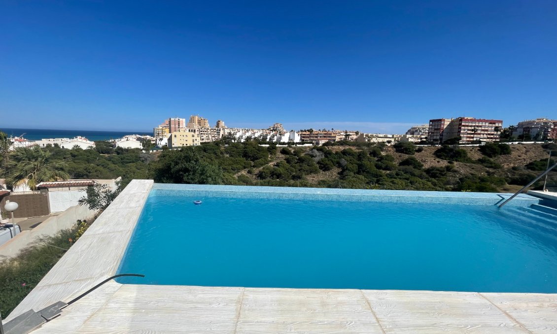 Használt Ingatlanok - Villa -
La Mata - Costa Blanca