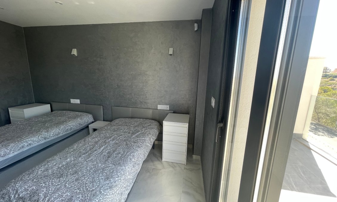 Használt Ingatlanok - Villa -
La Mata - Costa Blanca