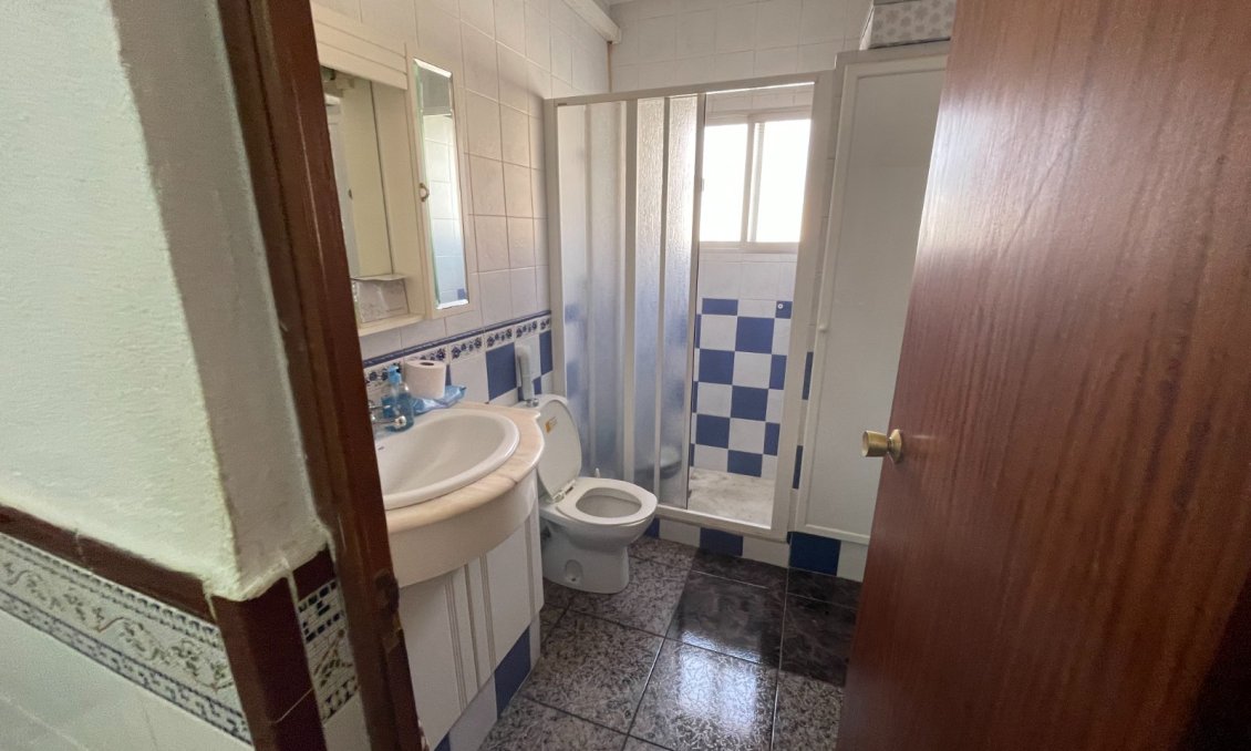 Revânzare - Vilă -
San Miguel de Salinas - Inland