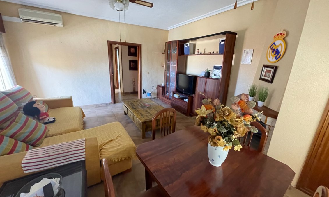 Revânzare - Vilă -
San Miguel de Salinas - Inland