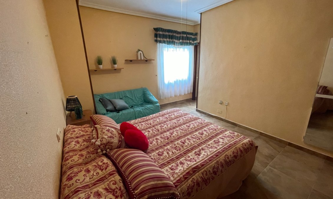 Revânzare - Vilă -
San Miguel de Salinas - Inland