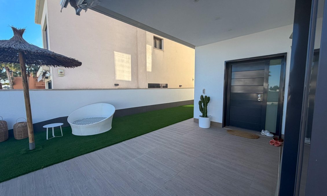 Használt Ingatlanok - Villa -
San Miguel de Salinas - Bellavista