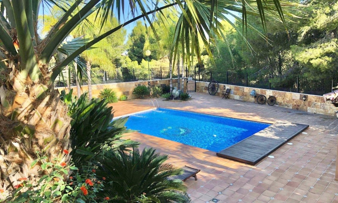 Resale - Villa -
El Palmar