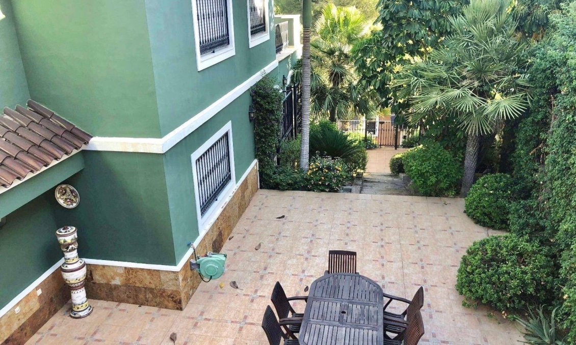 Resale - Villa -
El Palmar