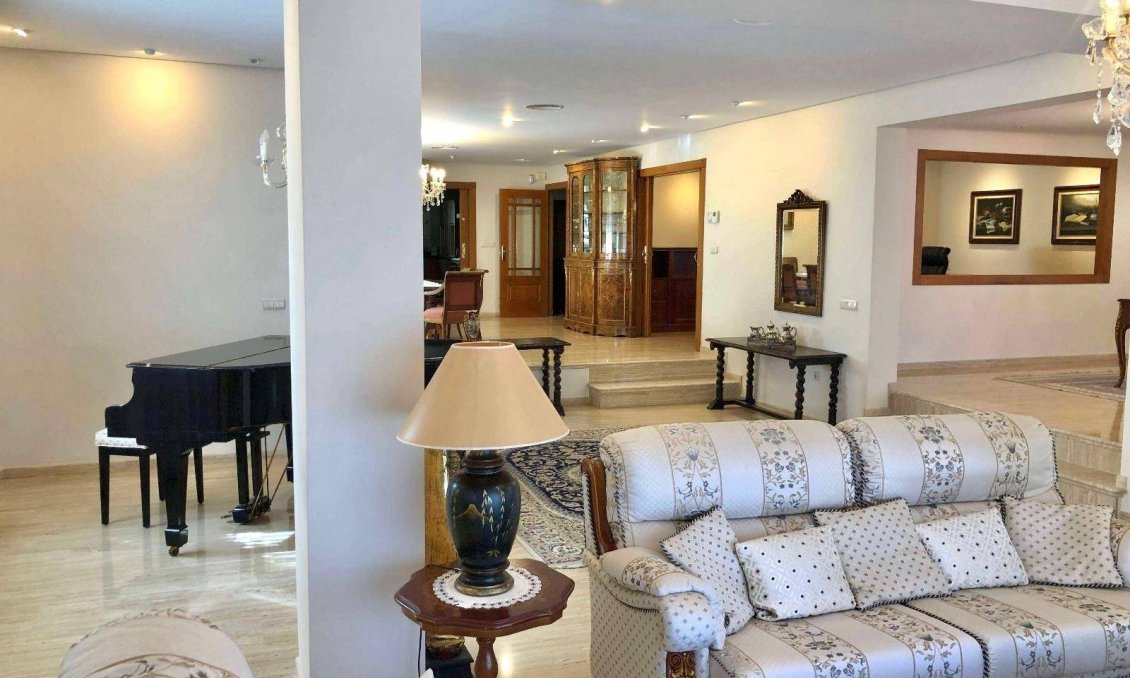 Resale - Villa -
El Palmar