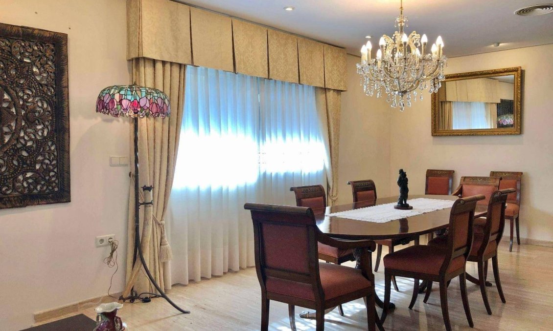 Resale - Villa -
El Palmar